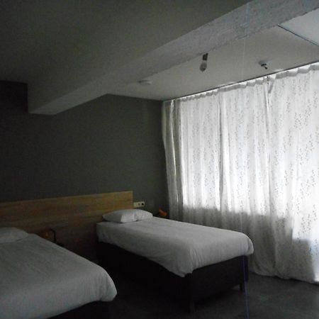 Appartamento De Hoog Velden 11 NeerNeerpelt Esterno foto